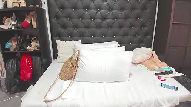 Snapshot of BbwSQUIRTERxx chatting on June 26, 2026, 3:23 am BbwSQUIRTERxx online show from June 26, 2026, 3:23 am