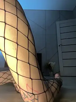 Yunasi online show from January 3, 2025, 7:29 pm