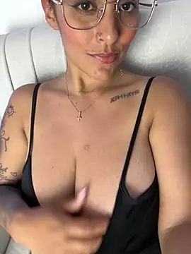 Snapshot of Seized_lust chatting on November 14, 2025, 8:45 pm Seized lust online show from November 14, 2025, 8:45 pm