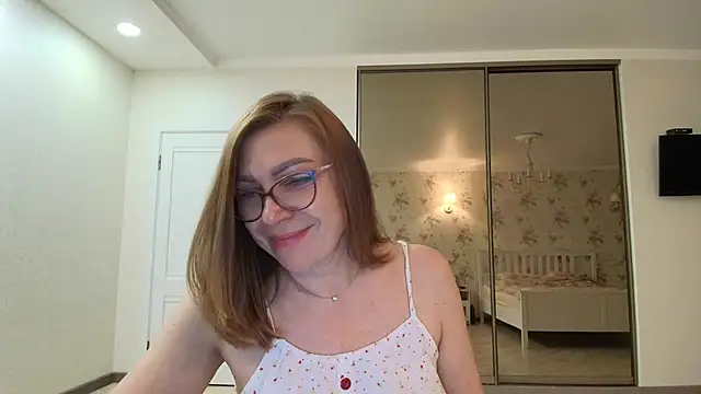 Alexandra-Rosee online show from April 10, 2026, 2:57 pm