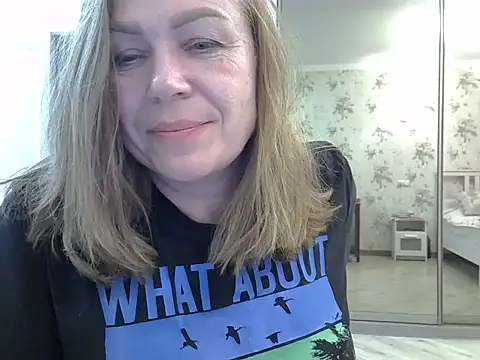 Alexandra-Rosee online show from October 17, 2025, 3:36 pm