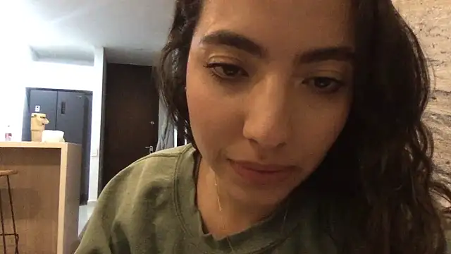 Sophi  a online show from April 6, 2026, 11:39 pm