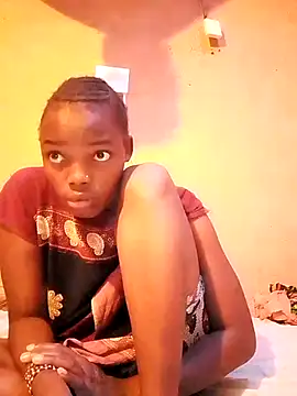 cute naimah online show from November 24, 2025, 3:39 am