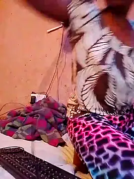 cute naimah online show from November 28, 2025, 4:34 am