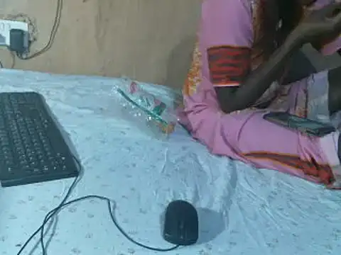 cute naimah online show from March 13, 2025, 4:49 am