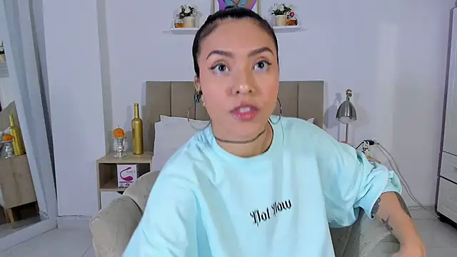 Zoe Gruber online show from April 7, 2026, 11:28 pm