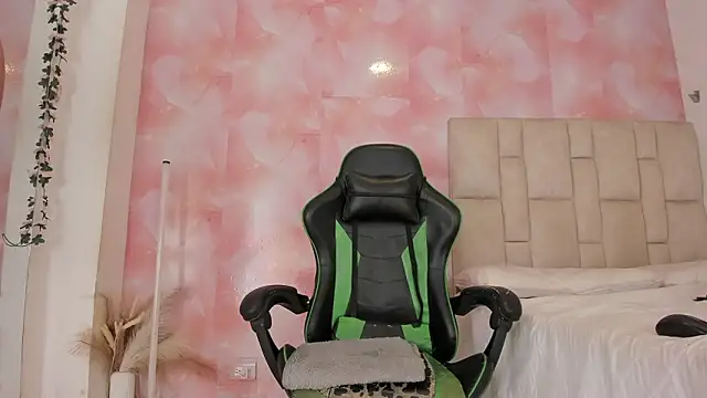 emily lean  online show from March 22, 2026, 7:48 pm