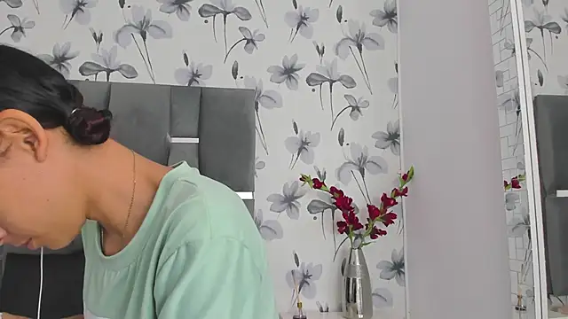 Ehotloveaxxx online show from October 15, 2025, 1:41 pm