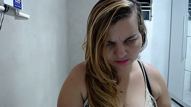 laiscibelle online show from February 5, 2026, 4:41 am