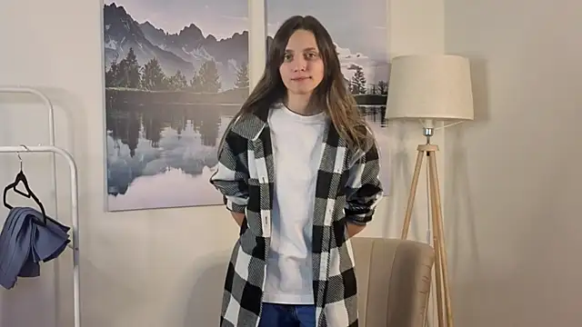 JaniceHanson online show from November 20, 2025, 11:55 am