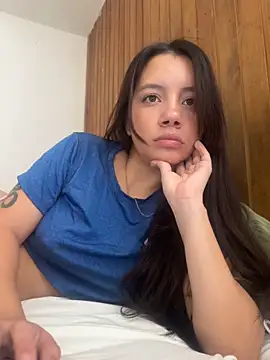 mxrylovely online show from November 8, 2025, 3:26 pm