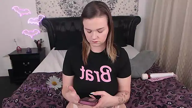 DaisieMaeXO online show from December 17, 2025, 12:59 am