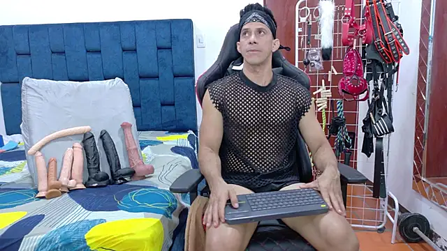 JoseRumbero26 online show from February 10, 2026, 2:54 am