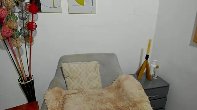 helena copper  online show from April 14, 2026, 2:38 am