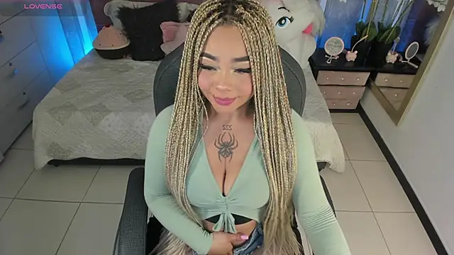 conny  curly online show from November 13, 2025, 3:05 pm