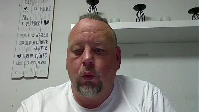 Snapshot of pimmelmann3 chatting on May 4, 2026, 7:28 pm pimmelmann3 online show from May 4, 2026, 7:28 pm