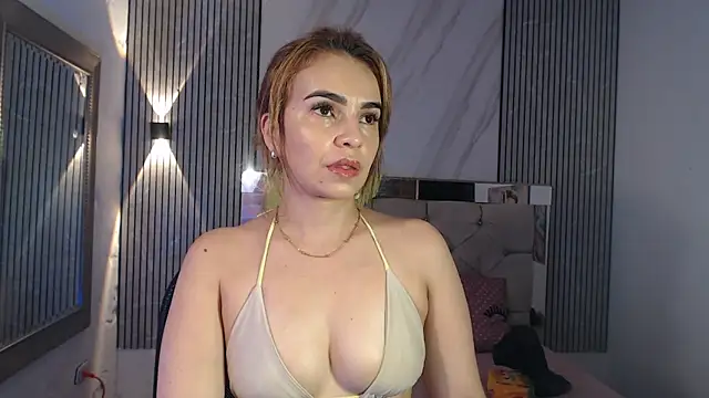 ashley  tylor online show from October 21, 2025, 3:17 am