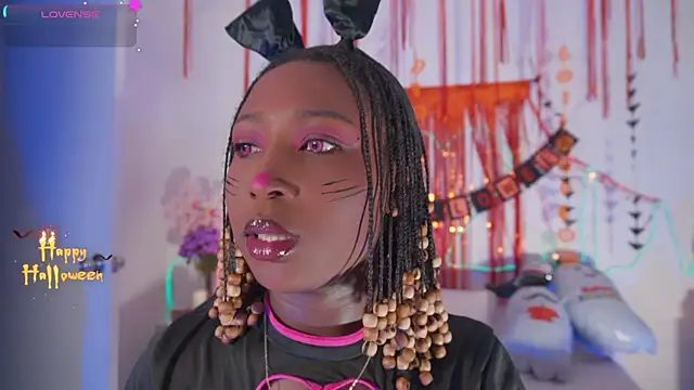 EmmaSanzz  online show from November 1, 2025, 3:02 am