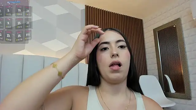 Julietasantos   online show from October 18, 2025, 6:32 pm