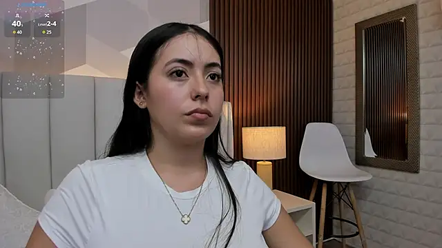 Julietasantos   online show from November 3, 2025, 6:22 pm