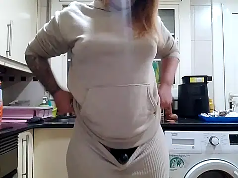 Dakota Blonde08 online show from November 5, 2025, 6:11 pm