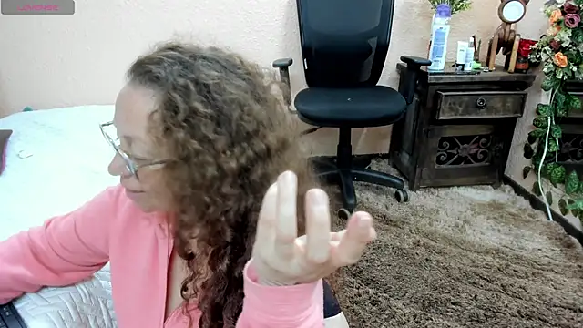 Snapshot of pamela_bell chatting on December 6, 2024, 3:35 am pamela bell online show from December 6, 2024, 3:35 am