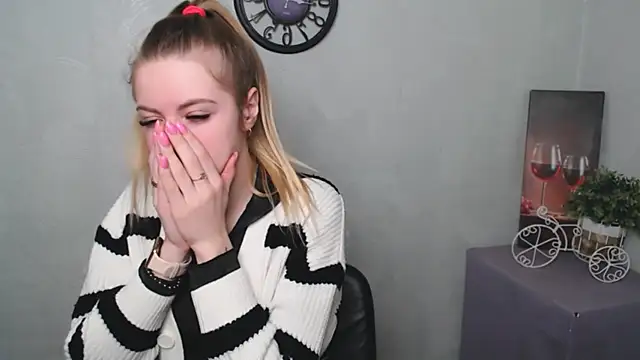 AliceFlirtt  online show from March 6, 2025, 11:36 am
