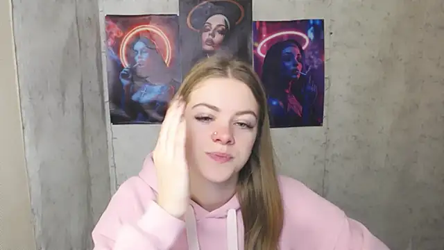 AliceFlirtt  online show from November 11, 2025, 9:04 am