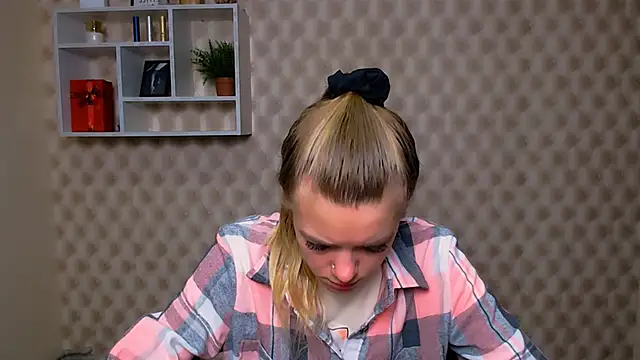 AliceFlirtt  online show from October 25, 2025, 8:46 am