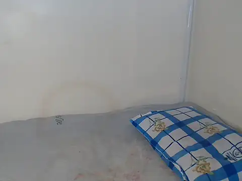 Snapshot of Meghan_milla chatting on October 7, 2025, 1:56 pm Meghan milla online show from October 7, 2025, 1:56 pm