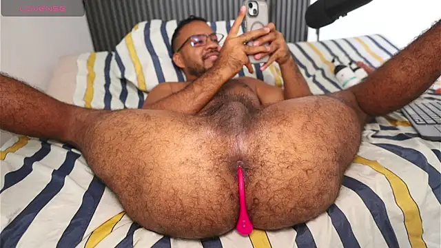 Little Bear00 online show from May 7, 2026, 3:37 pm