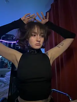 Snapshot of Dooubletroublee chatting on October 26, 2025, 7:47 pm Dooubletroublee online show from October 26, 2025, 7:47 pm