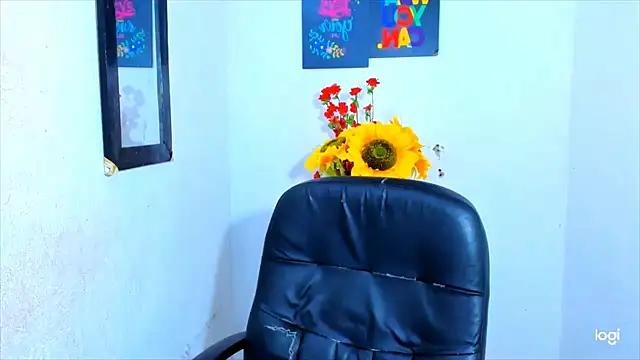 juanblakbigcock online show from December 19, 2025, 3:14 pm