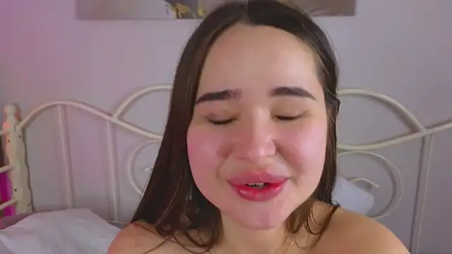 KateBleare online show from February 19, 2025, 2:33 pm