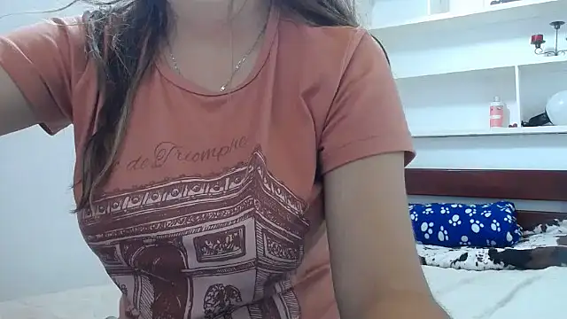 Luna girlhot  online show from November 5, 2025, 8:34 pm