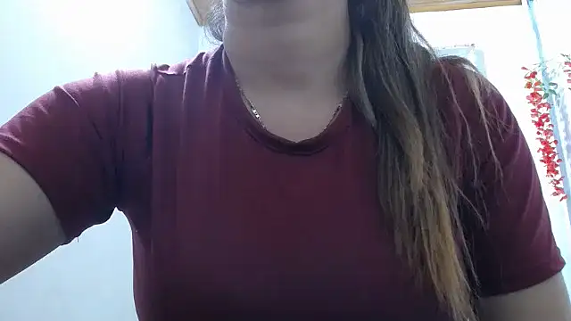 Luna girlhot  online show from March 12, 2026, 4:11 pm