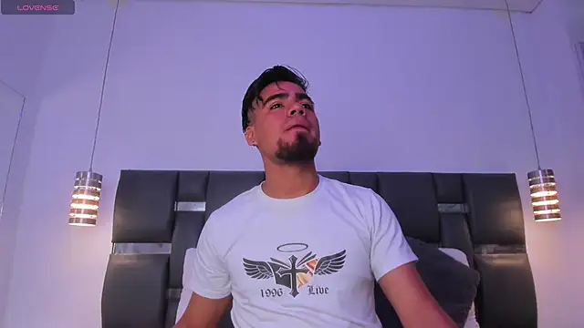 PittAndLunaa online show from January 18, 2026, 1:03 pm