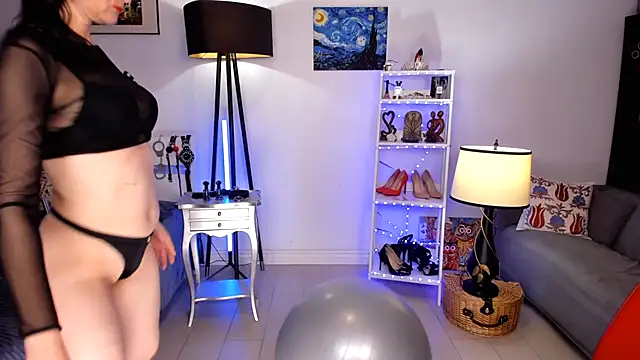 MissAliciaFD online show from November 1, 2025, 5:07 pm