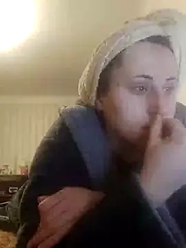 emeli moon online show from January 4, 2025, 5:05 am