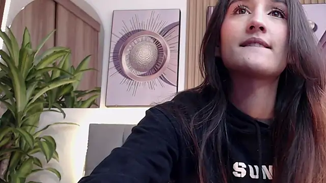 Snapshot of Brinna_se chatting on December 2, 2024, 4:04 pm Brinna se online show from December 2, 2024, 4:04 pm