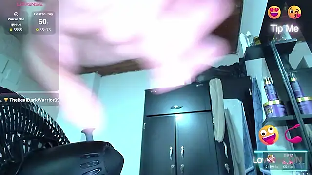 white sexy  online show from March 23, 2026, 11:59 pm