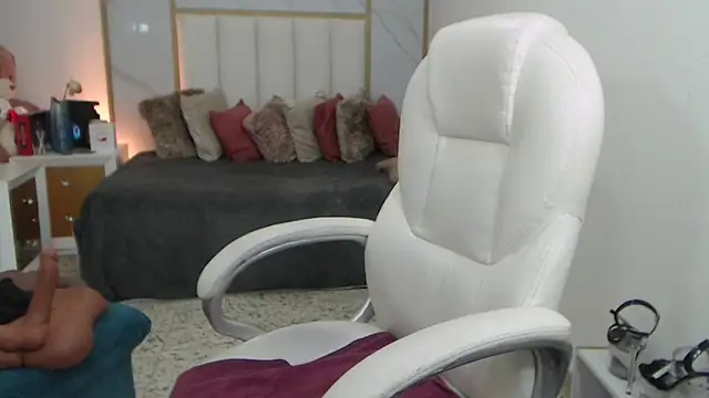 annita cooper  online show from March 19, 2025, 3:40 pm