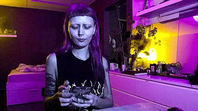 god x girl online show from February 5, 2025, 8:57 pm