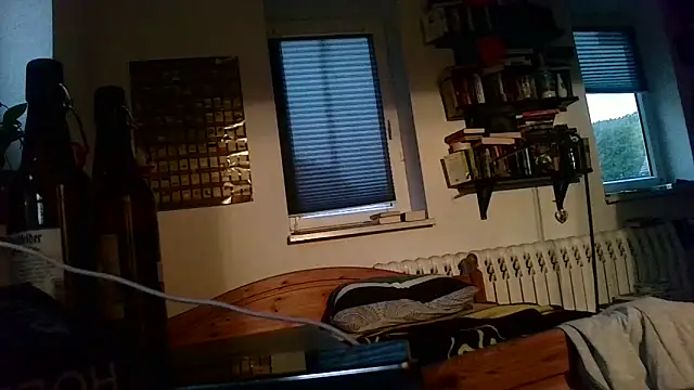 sunr1sa online show from October 10, 2025, 4:41 pm