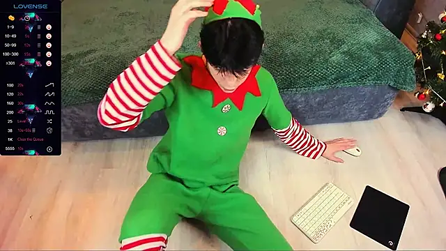 Snapshot of Aaron_Boom chatting on December 24, 2024, 11:22 pm Aaron Boom online show from December 24, 2024, 11:22 pm