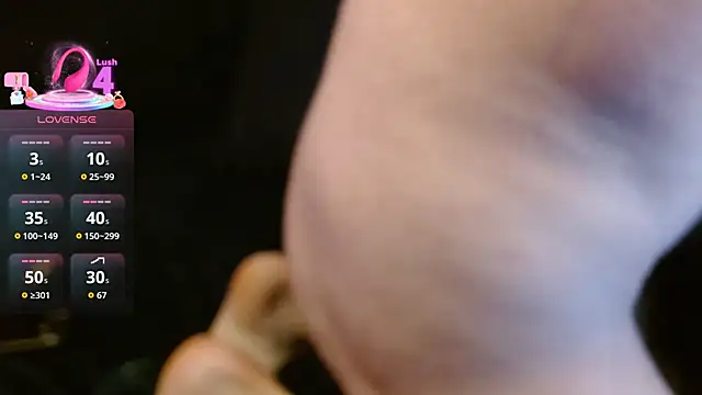 Snapshot of Krys_and_Steve chatting on October 19, 2025, 11:57 am Krys and Steve online show from October 19, 2025, 11:57 am