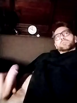 tomee83 online show from October 28, 2025, 10:52 pm