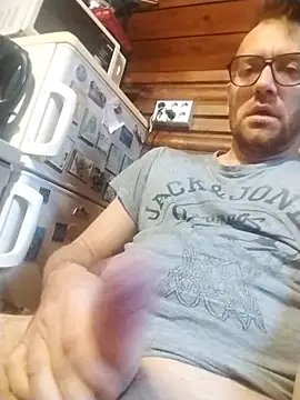 tomee83 online show from October 9, 2025, 5:52 am