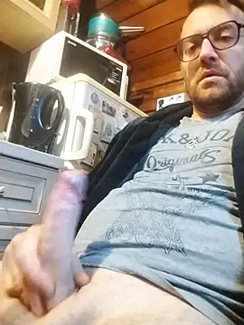 tomee83 online show from October 15, 2025, 5:50 am