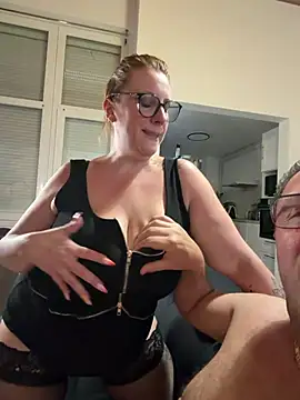 Snapshot of darkmoonsubmissive chatting on June 29, 2026, 7:24 pm darkmoonsubmissive online show from June 29, 2026, 7:24 pm